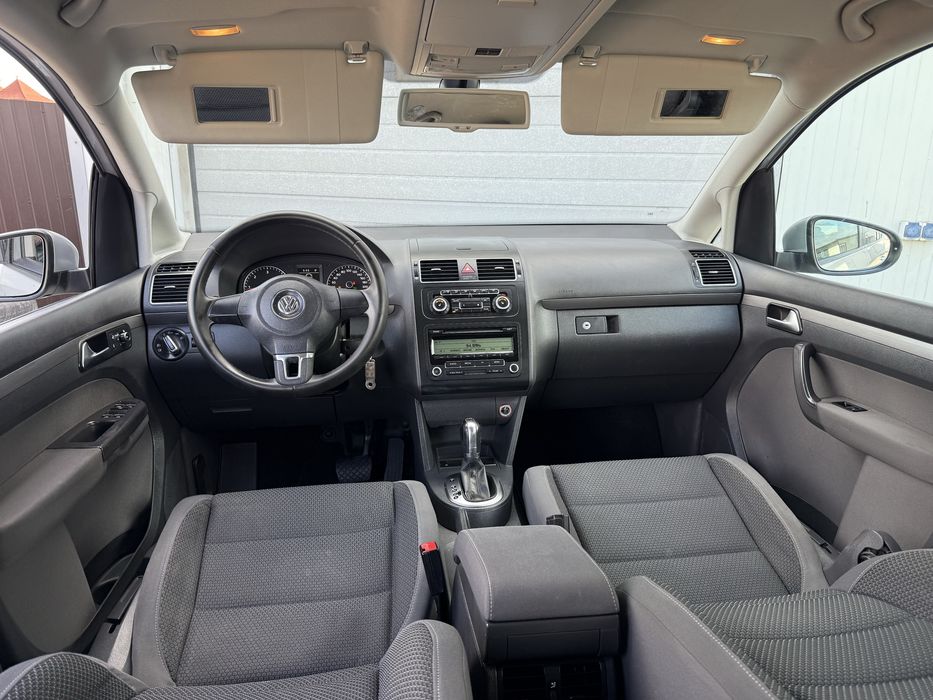 VOLKSWAGEN Touran 2011 — imagine 4