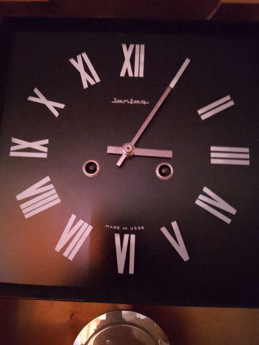 Руски механичен стенен часовник Янтар