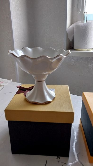 Вазы конфетницы новые