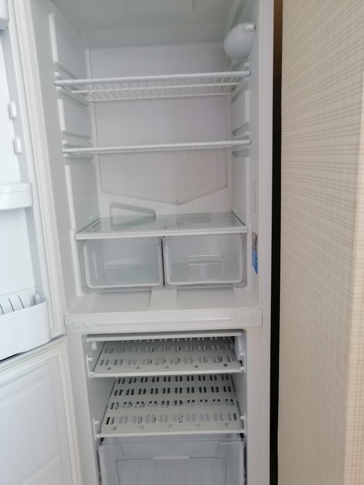 Холодильник INDESIT