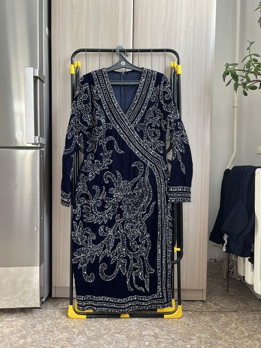 Новое платье из Катара в камнях размер 48