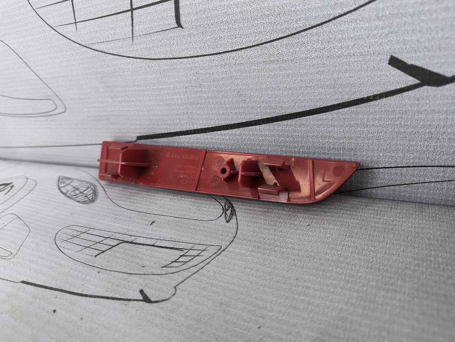 Stop / Catadioptru / Ochi de Pisică Bară Spate Stânga Mercedes-Benz Vito W447 2018 / 2014-2024 Cod OEM A4478260040 (5C2)