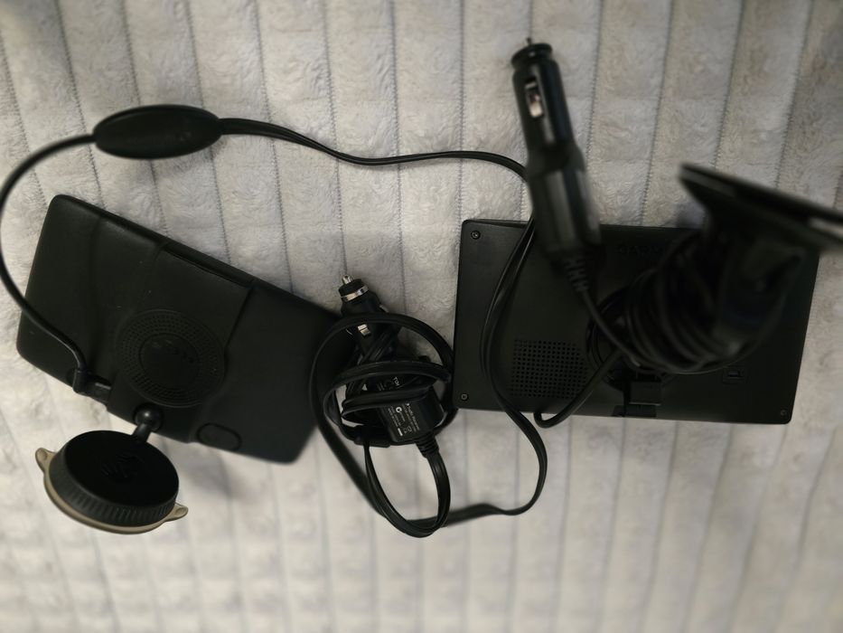 Garmin si tomtom