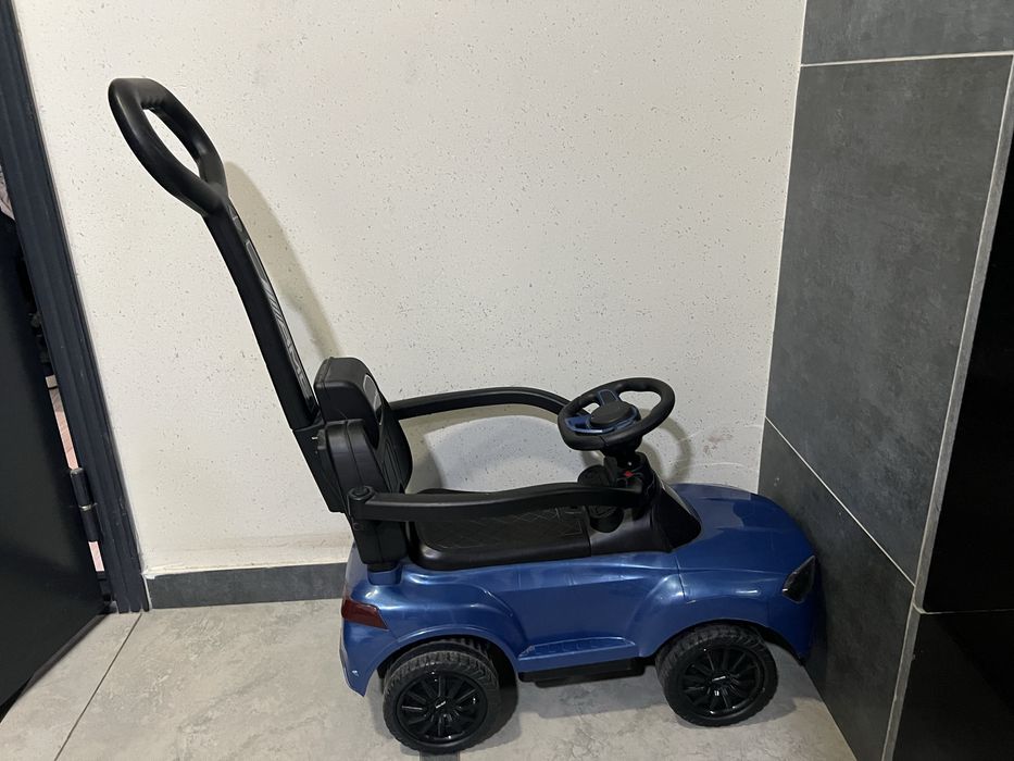 Продам детскую машинку