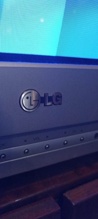 Телевизор LG рабочий 72 диагональ