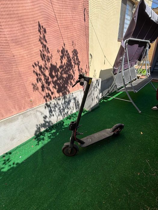 Vând Trotinetă Electrică Xiaomi Mi Electric Scooter Pro 2