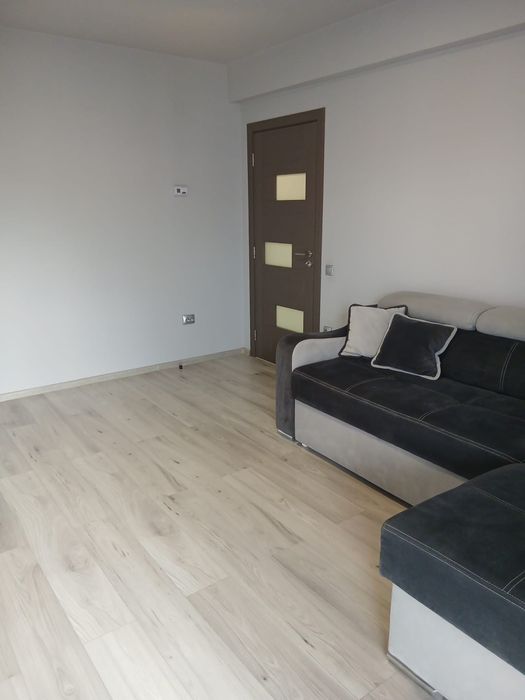 Închiriez apartament cu două camere în Florești