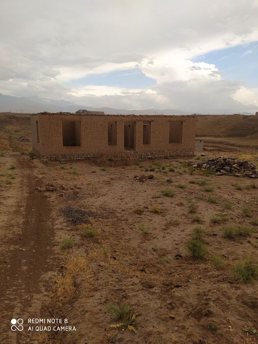 Уй сотилади вагзалга якин жойда 15 сутих 120 милон