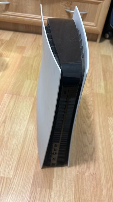 Play station 5 в хорошем состоянии