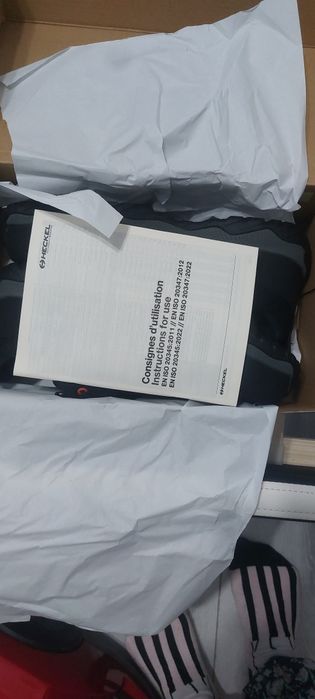 Adidași cu bombeu nr 44