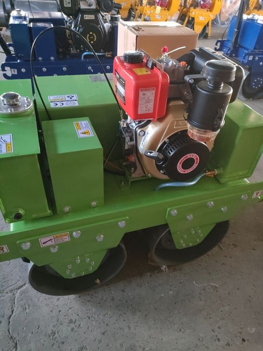 Дорожный вибро каток