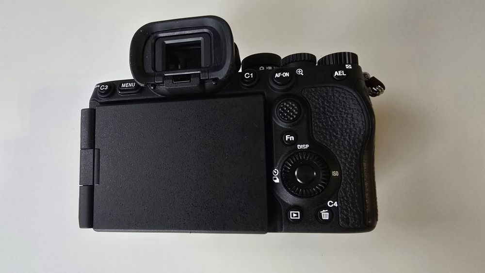 Комплект фотоапарат Sony A7 V + Sony FE 24-70 f/2.8 GM II и аксесоари