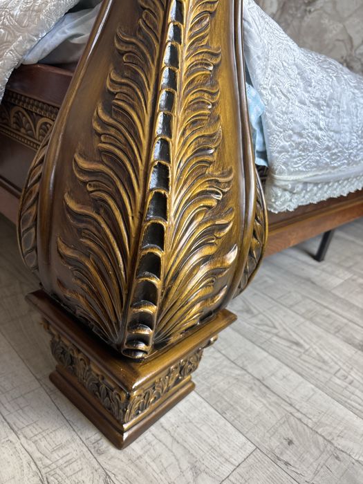 Продам спальный гарнитур