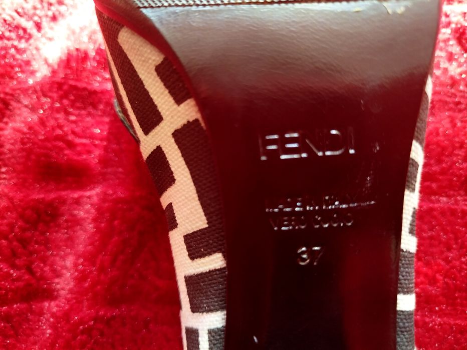 Fendi-original  сандали на ток