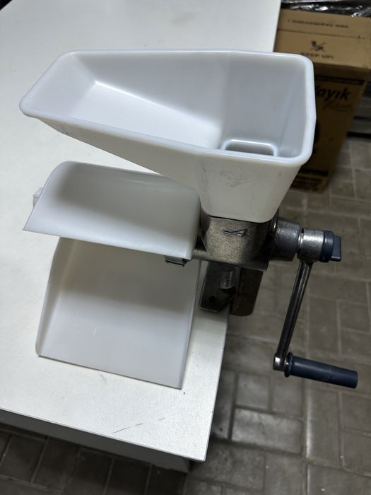 Соковыжималка Мотор Сич шнековый