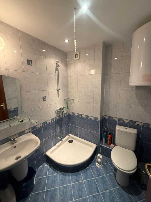 Тристаен апартамент в Обзор