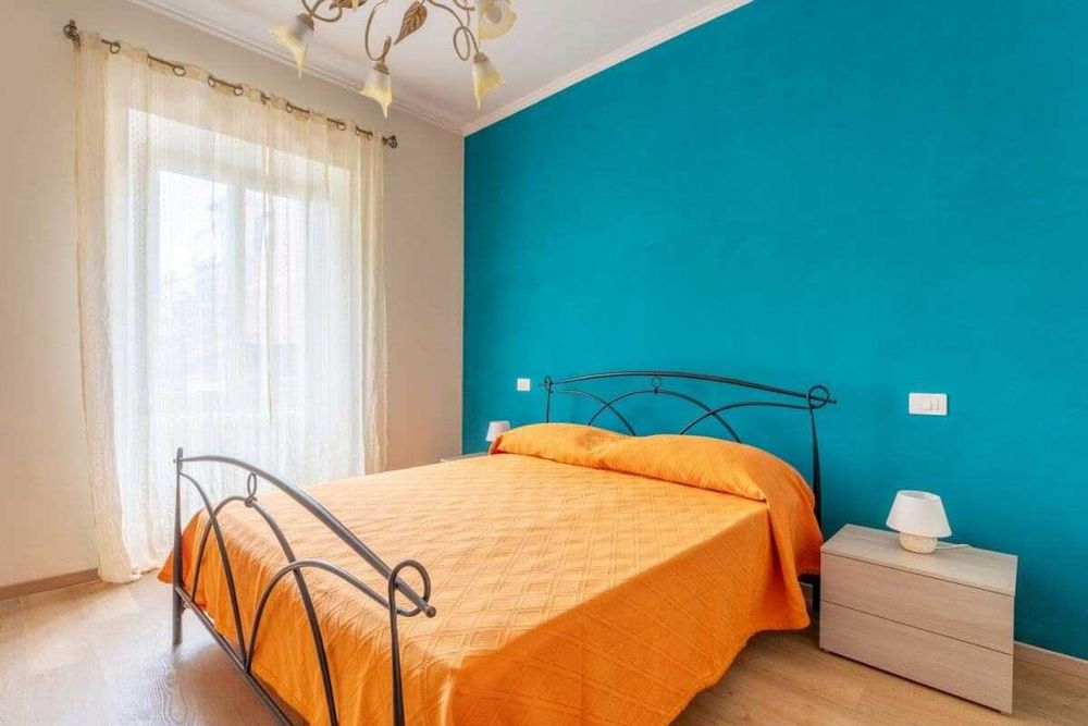 Дава се под наем Двустаен апартамент в София, Център - 56 кв.м за 382.5 € - Снимка #2