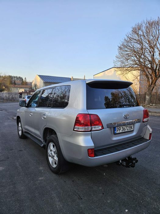 Toyota Land Cruiser V8