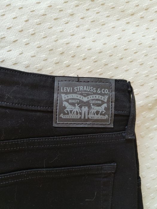 Blugi damă Levi’s 721 High Rise Skinny - Negri, W30 L30 (Stare foarte bună)