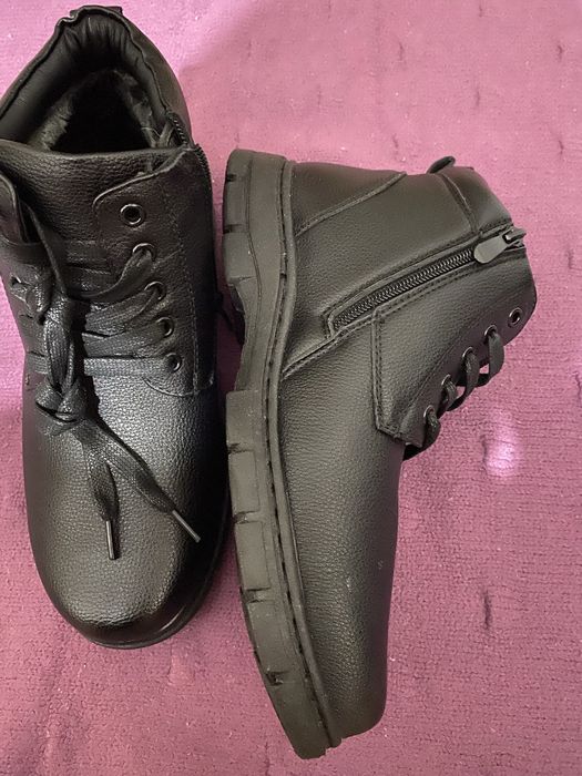 Безторг . Новые  сапоги  продам .