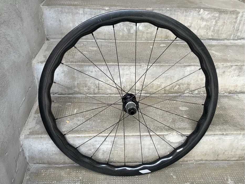 Roti carbon disc centerlock tubeless