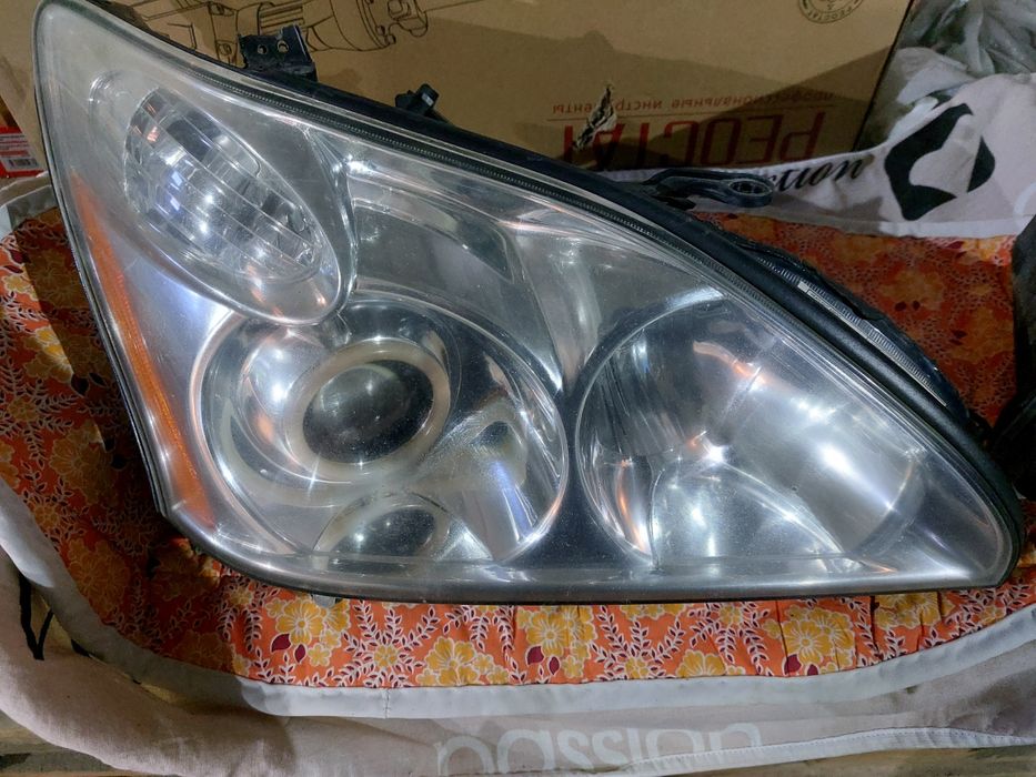 Фары на а/м Lexus rx330 ( пара) б/у