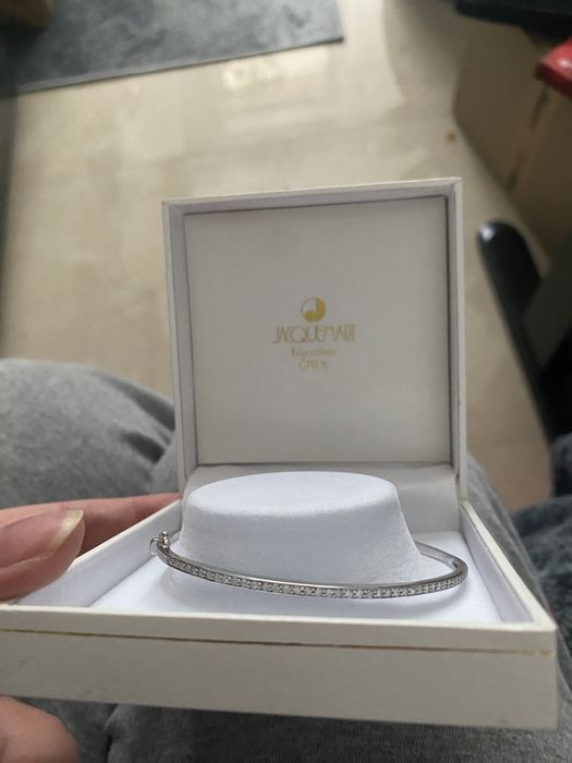 Bratara eleganta- aur alb 18 karate cu diamante