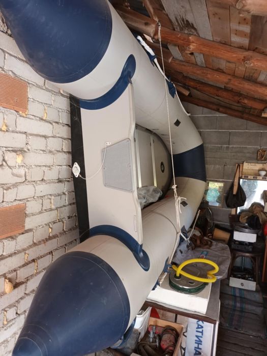 Продавам надуваема лодка