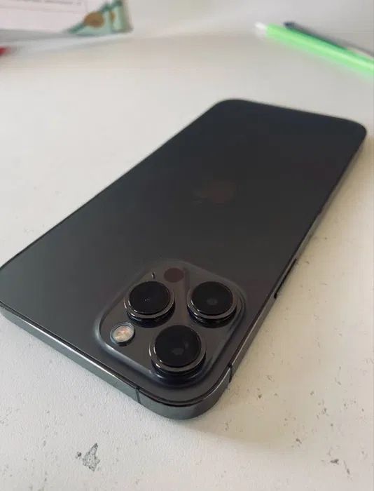 Iphone 12 pro max, realme gt 7 pro racing edition
