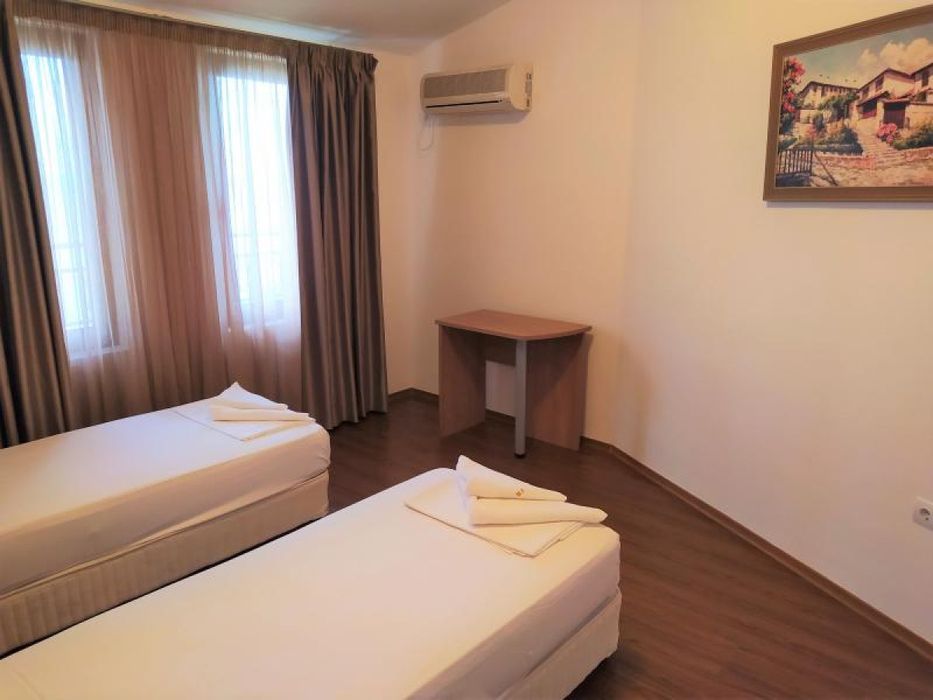 Дава се под наем Тристаен апартамент в Ахелой - 85 кв.м за 690 € - Снимка #15