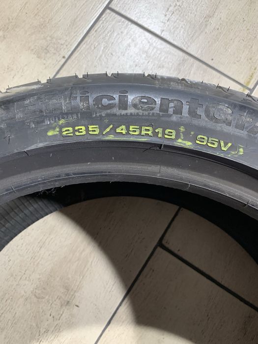 235 45 19 run flat noi