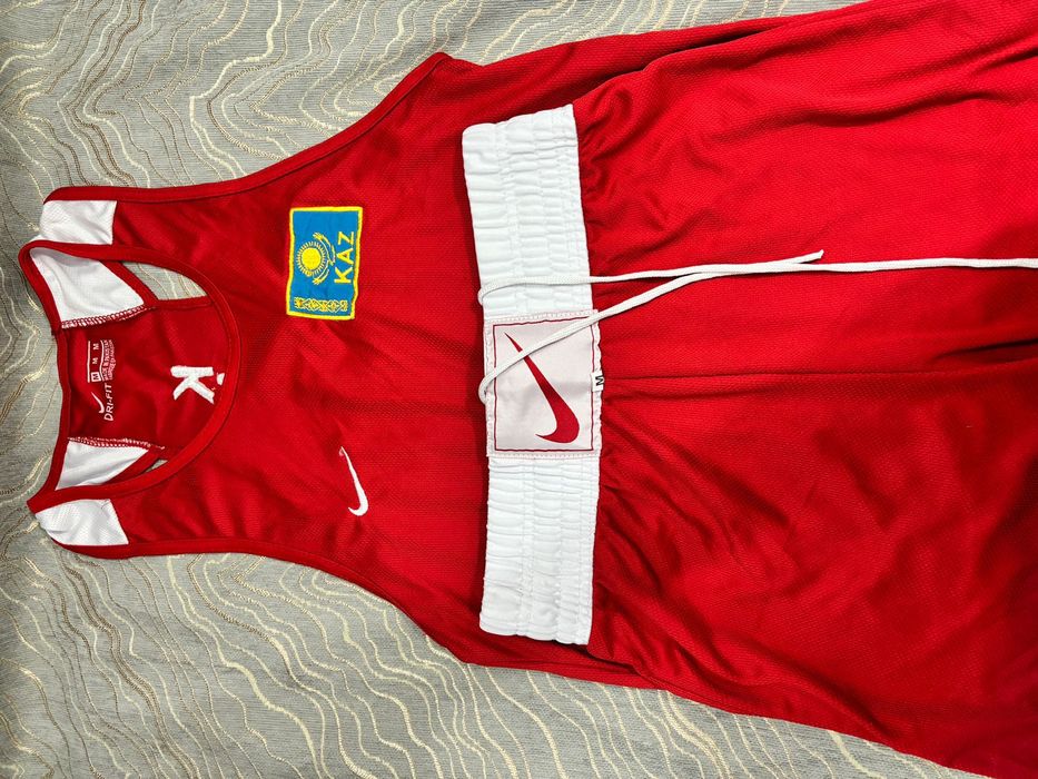 Форма для бокса красный цвет