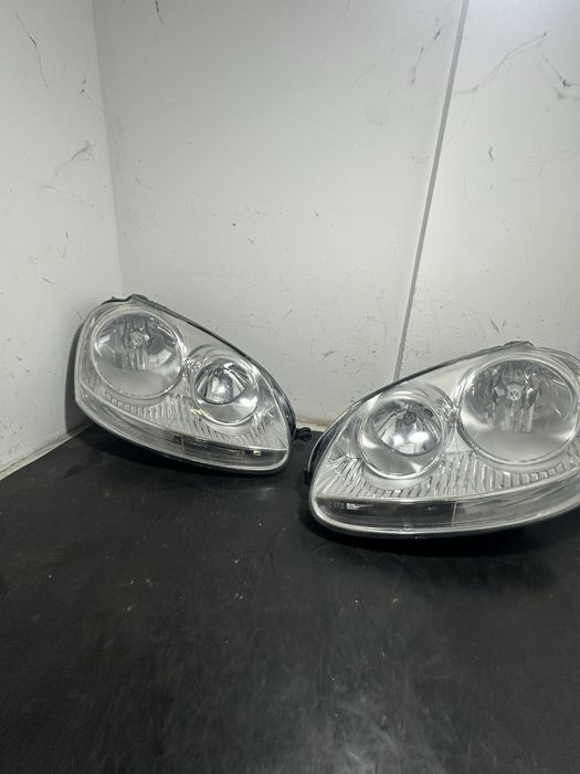 Far stanga far Volkswagen Vw Jetta Golf 5