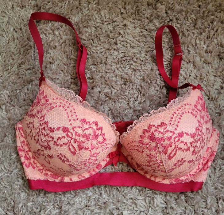 Нови сутиени push-up Hunkemöler и Primark