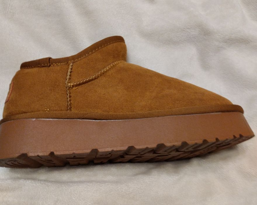 Укороченные женские угги