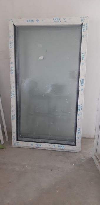 Продавам балконска врата+2 прозореца