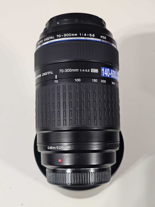 Obiectiv Olympus Digital 70-300mm ED cu Lens Hood LH61E