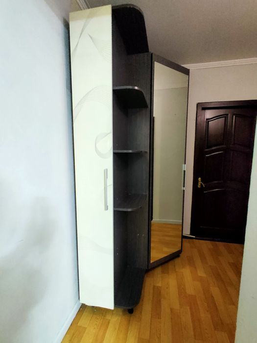 Продаю угловой шкаф!