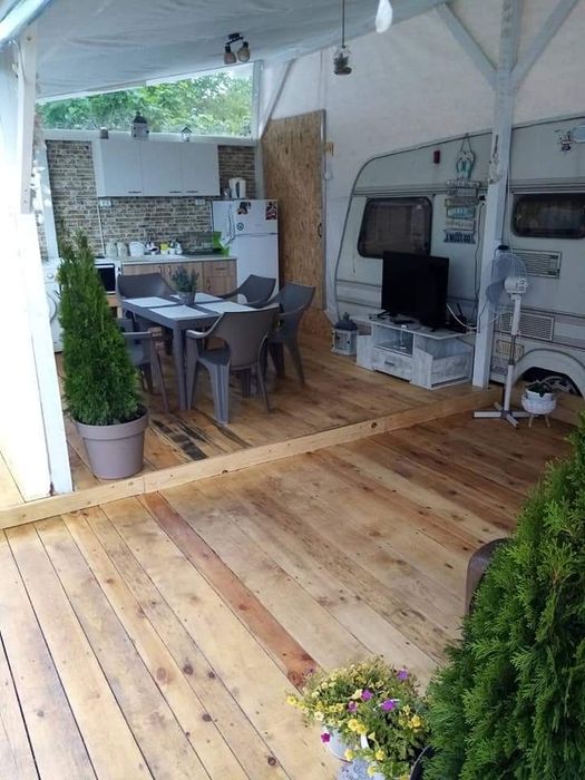 Каравана ,, sunrise,, на къмпинг Каваци