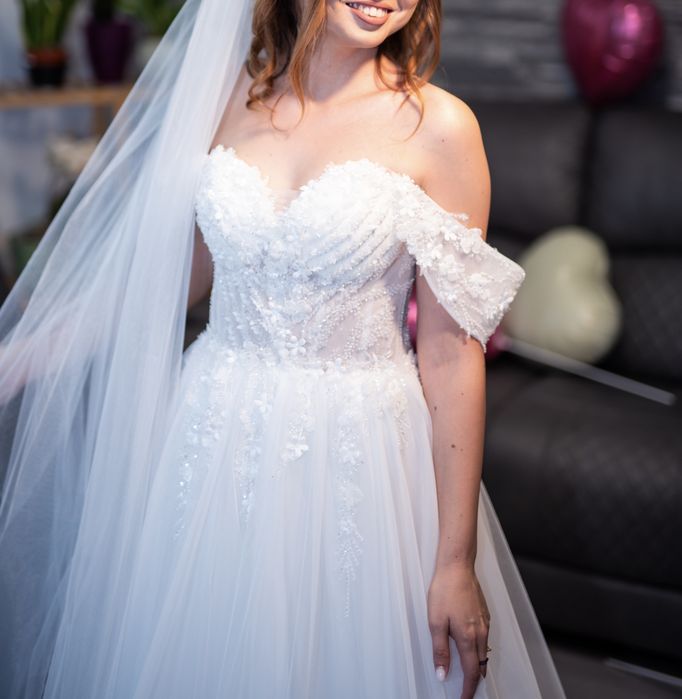 Rochie de mireasa +voal + cadou pijamale mireasa