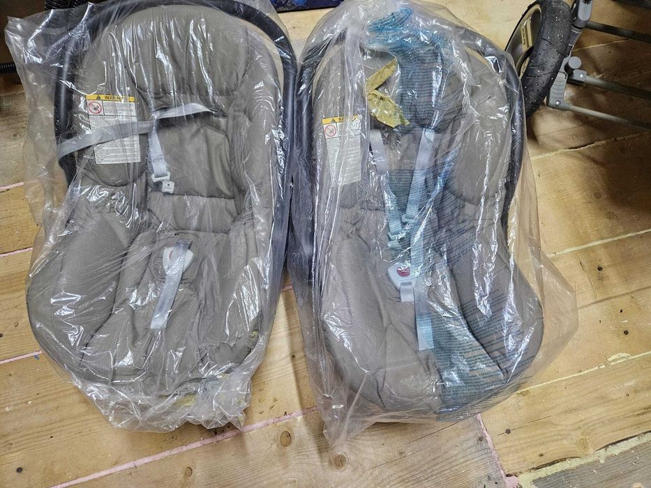 Carucior gemeni 3 în 1 ,marca Brevi.