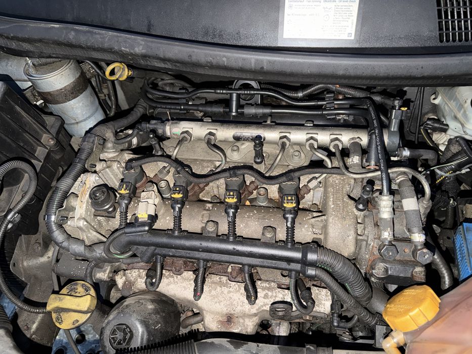 Dezmembrez Opel Corsa 1.3 cdti(fara catalizator)