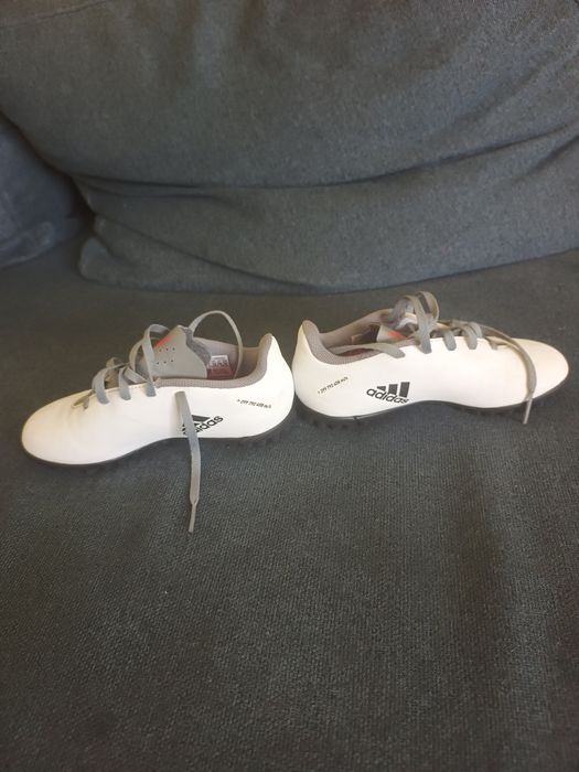 Детски обувки за футбол