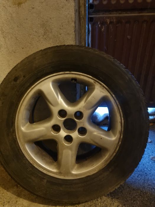 1 брой джанта с гума Toyota rav4