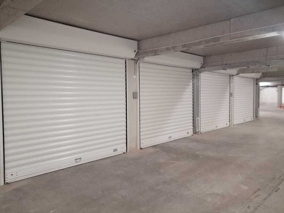 Голям и висок двоен гараж Въстанически