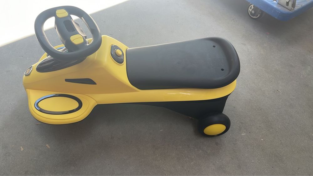 PlasmaCar fara pedale Yellow cu efecte sonore si luminoase LED 74 cm, sarcina maxima admisa 100 kg, pentru copii intre 3-6 ani