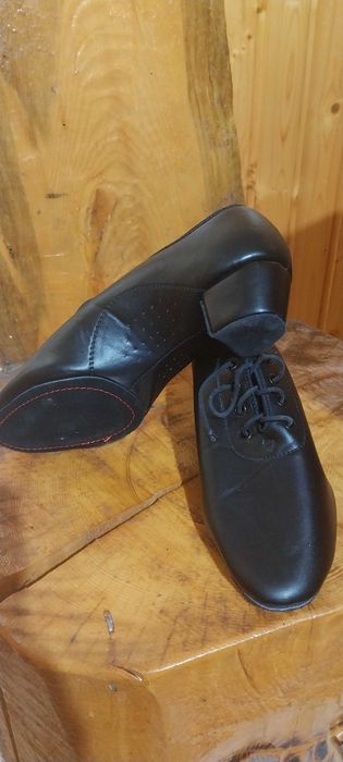 pantofi dans sportiv latin