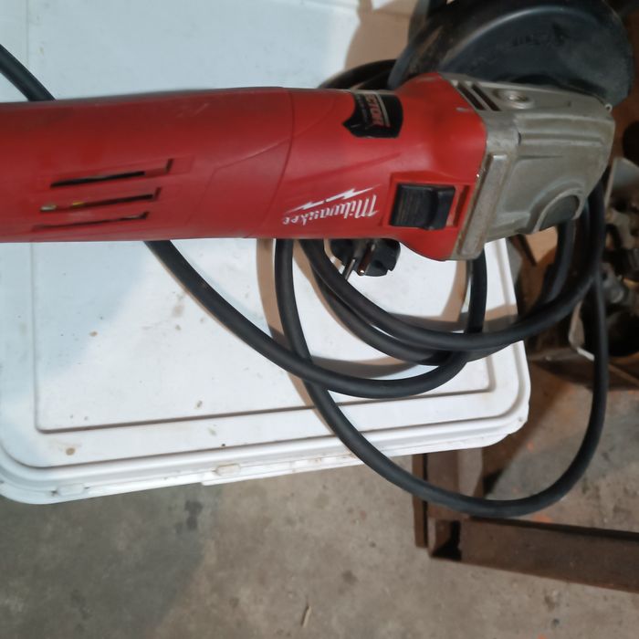 Продавам малък  флекс  Милуоки  1200 вата