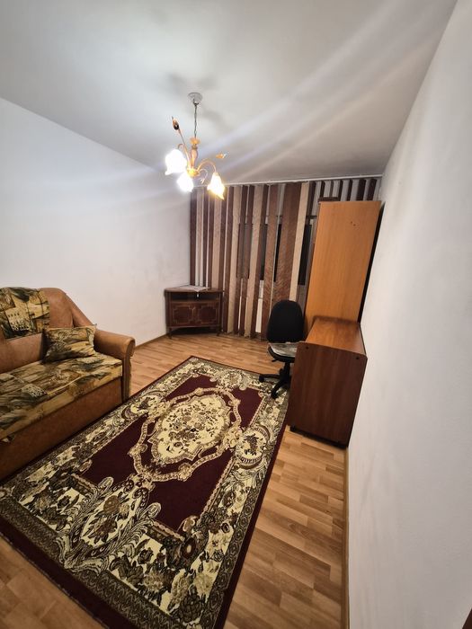 Închiriez apartament 2 camere Racadau  etaj intermediar
