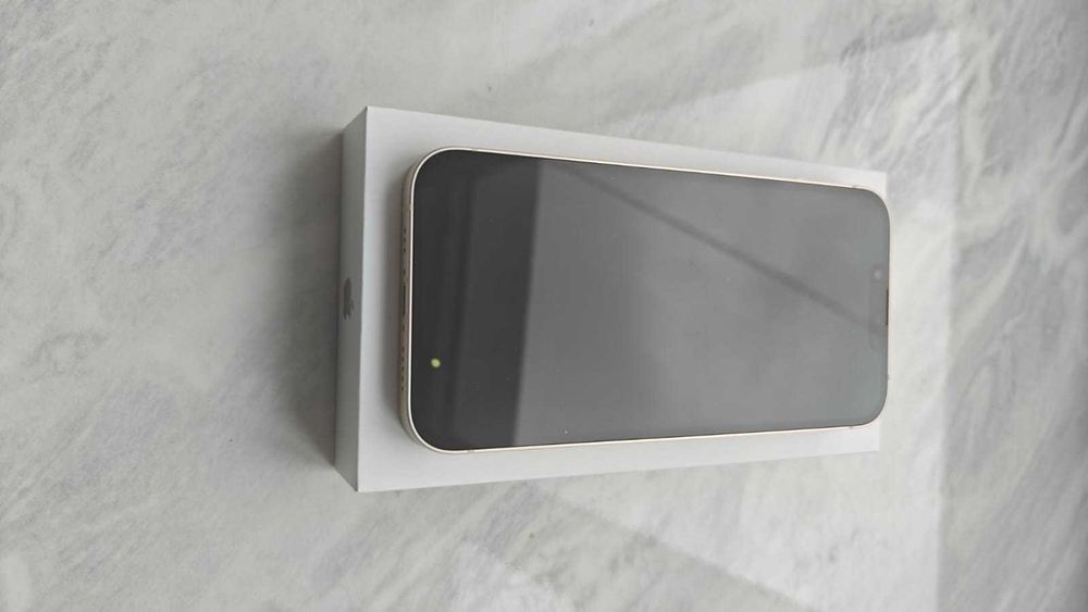 Продам Iphone 13